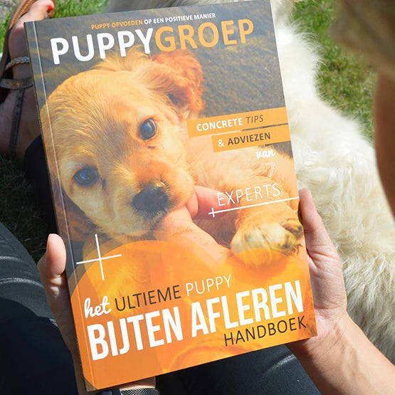 Het Ultieme Puppy Bijten Afleren Handboek (fysiek boek)